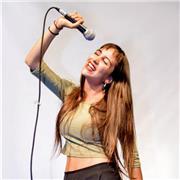 Doy clases particulares económicas de inglés y me especializo en traducciones. También doy clases de música